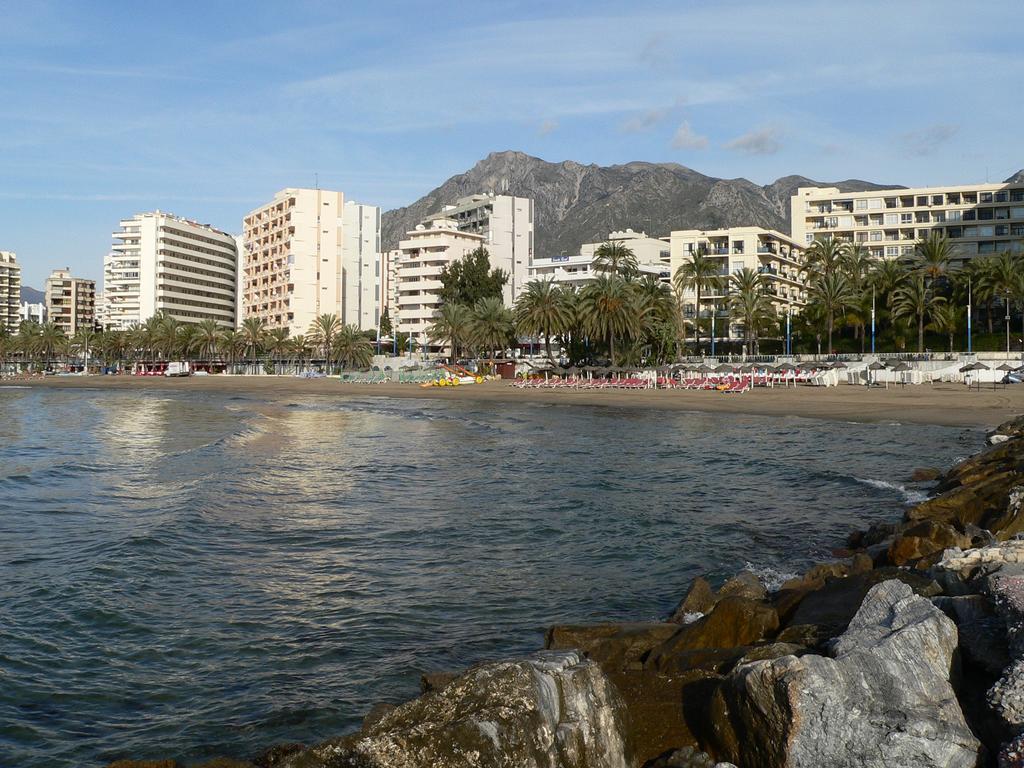 Puerta De Aduares Aparthotel Marbella Exterior photo